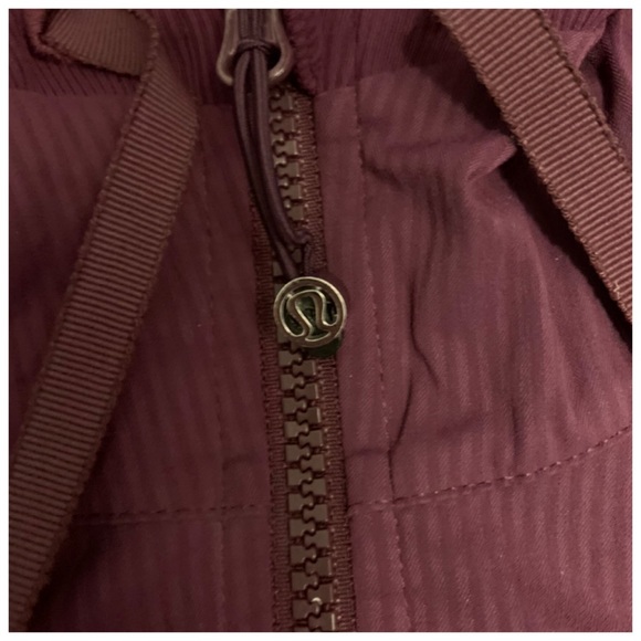 Lululemon - Picture 3 of 5